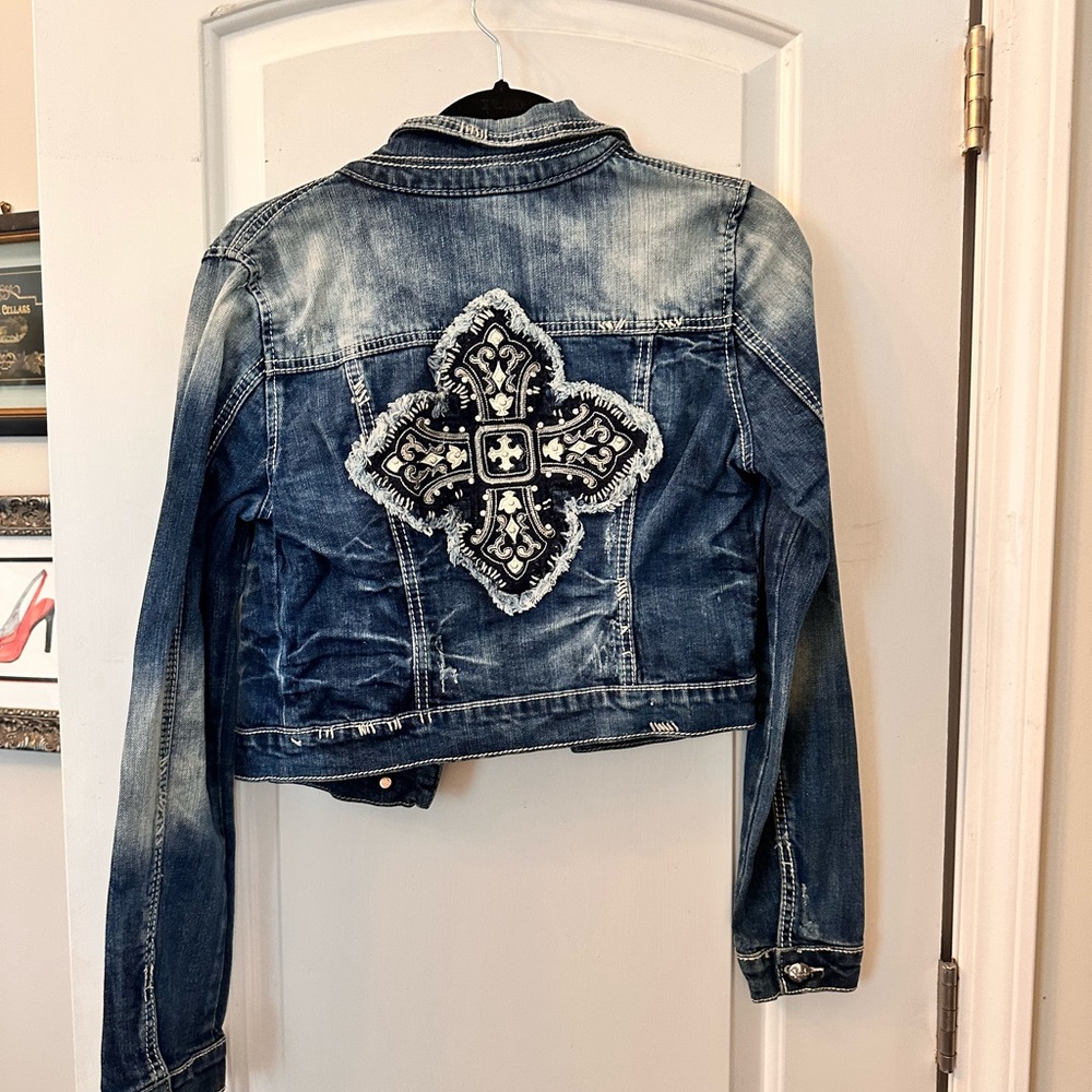 Miss me white leather cross and rhinestone jean jacket size medium